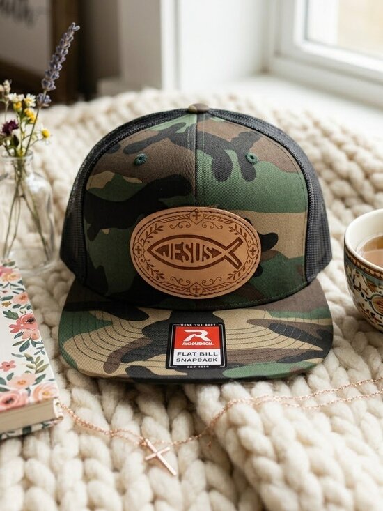 Vintage Jesus Leather Patch Camo Trucker Hat Christian Flat Bill Snapback Cap main image 4